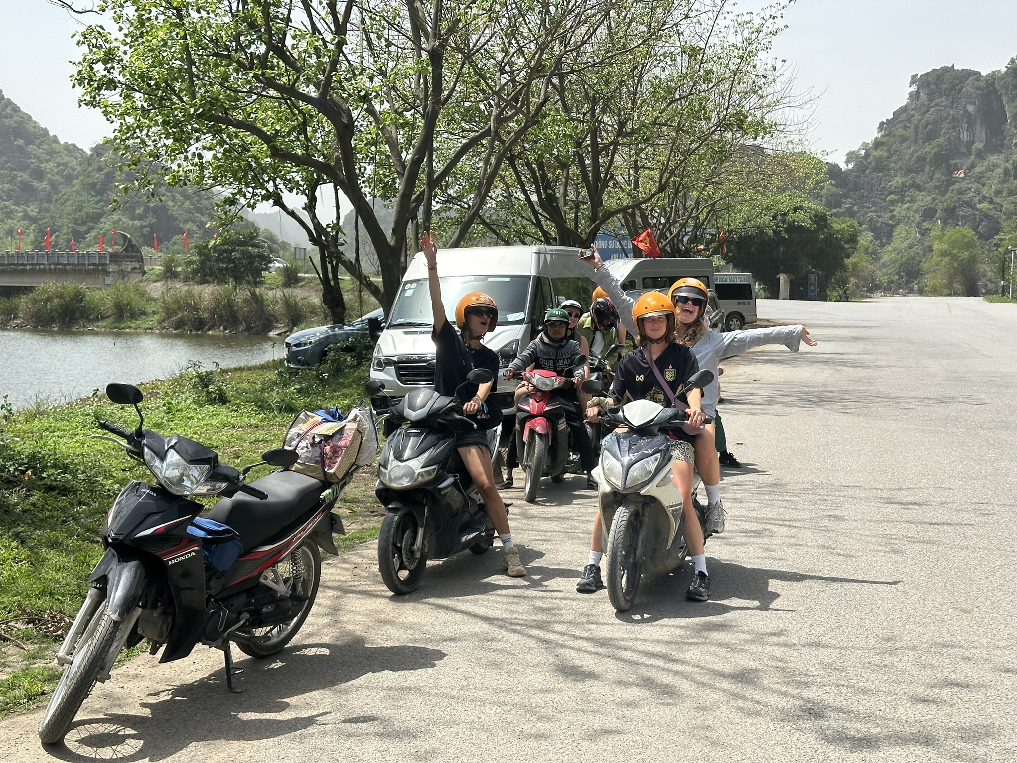 Sunset view from Mua Caves peak